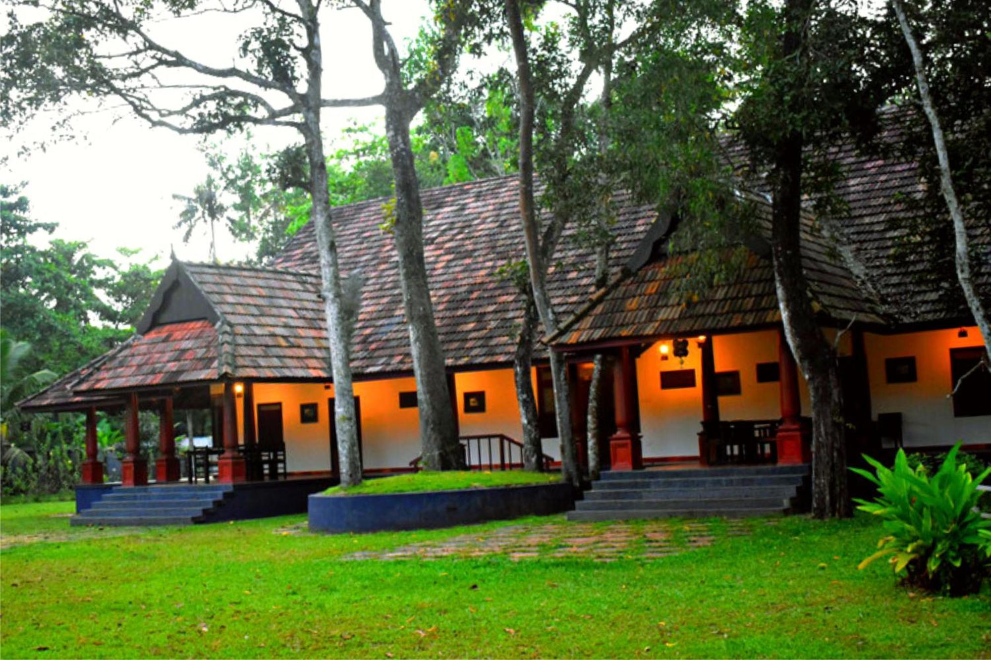Marari Beach Palace Mararikulam Exterior photo