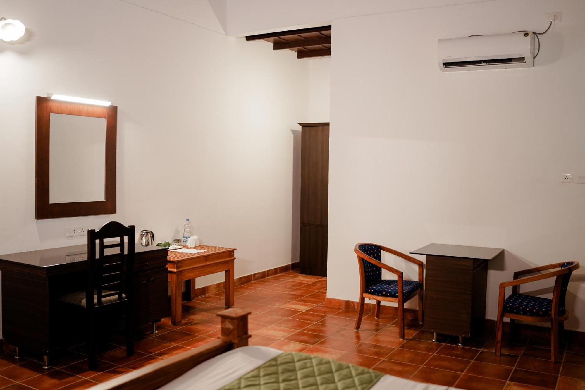 Marari Beach Palace Mararikulam Exterior photo
