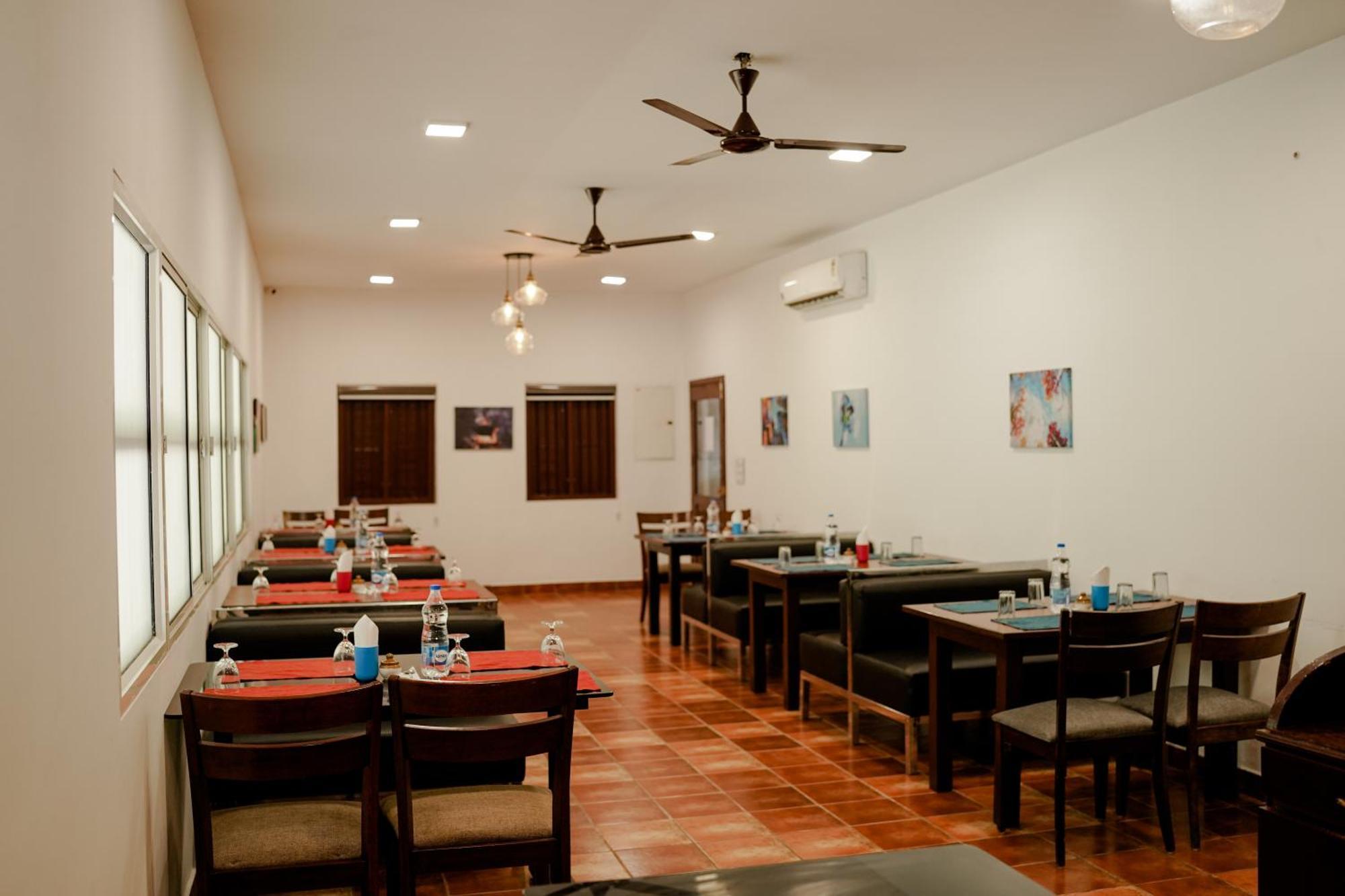 Marari Beach Palace Mararikulam Exterior photo